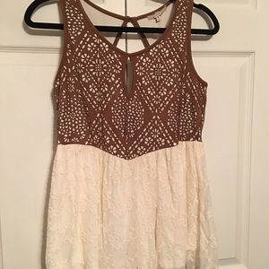Gimmicks lace top with cutouts - Medium
